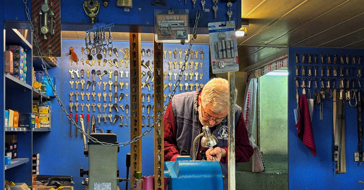 Factors That Determine the Cost of Key Replacement — and How We Quote Transparently — Neon Key Locksmith