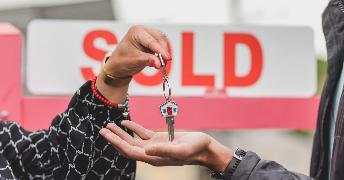 Just moved in? A new-home security checklist for Las Vegas homeowners — Neon Key Locksmith