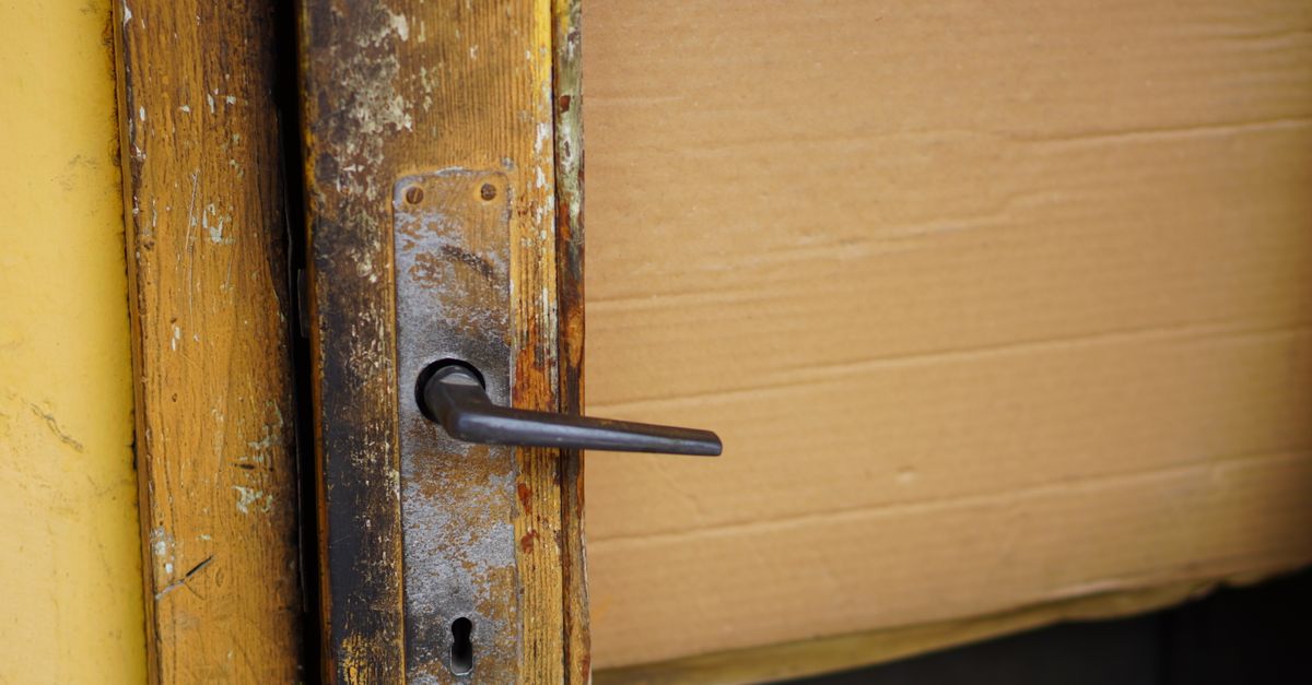 Our Door Knob Lock Replacement Process — and What Determines Your Quote — Neon Key Locksmith